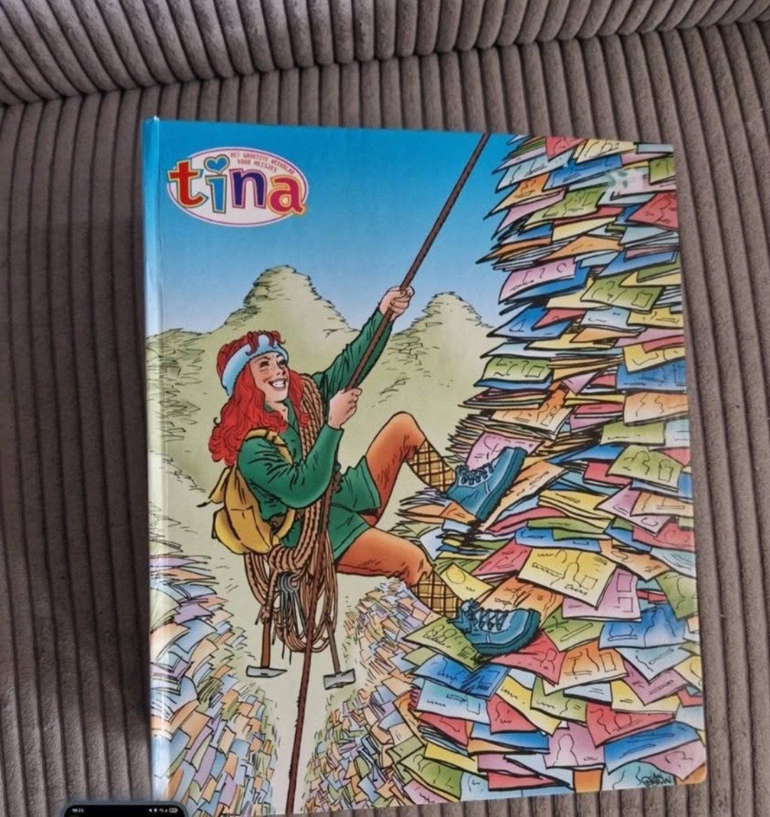 Tina tijdschriften verzamelklapper 2000/2001, Ophalen of Verzenden, Gelezen