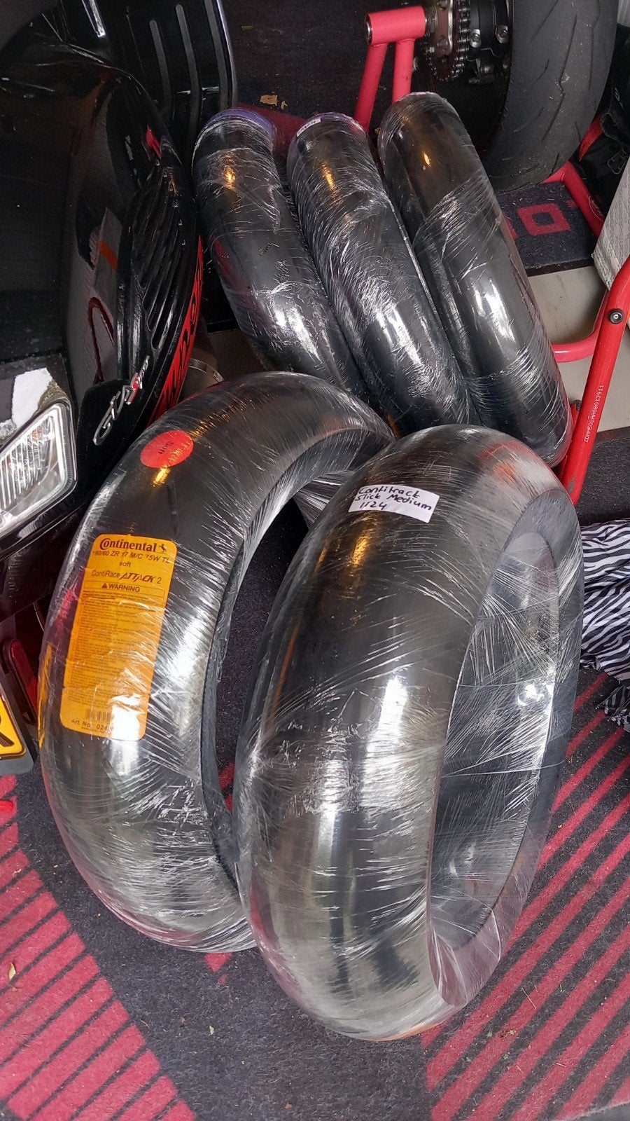 Nieuwe circuitbanden en slicks o.a. Pirelli Michelin Conti, Ophalen of Verzenden, Nieuw