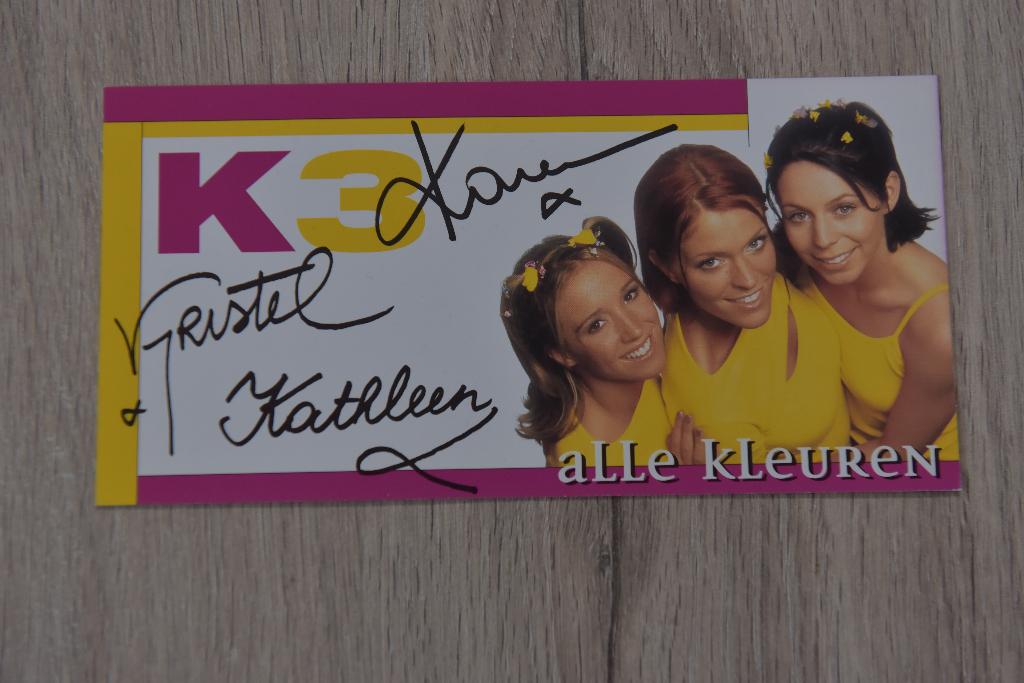 PROMOTIE KAART VAN K3 - ALLE KLEUREN met handtekeningen gedr, Verzenden, Nieuw, Foto of Kaart, Gesigneerd