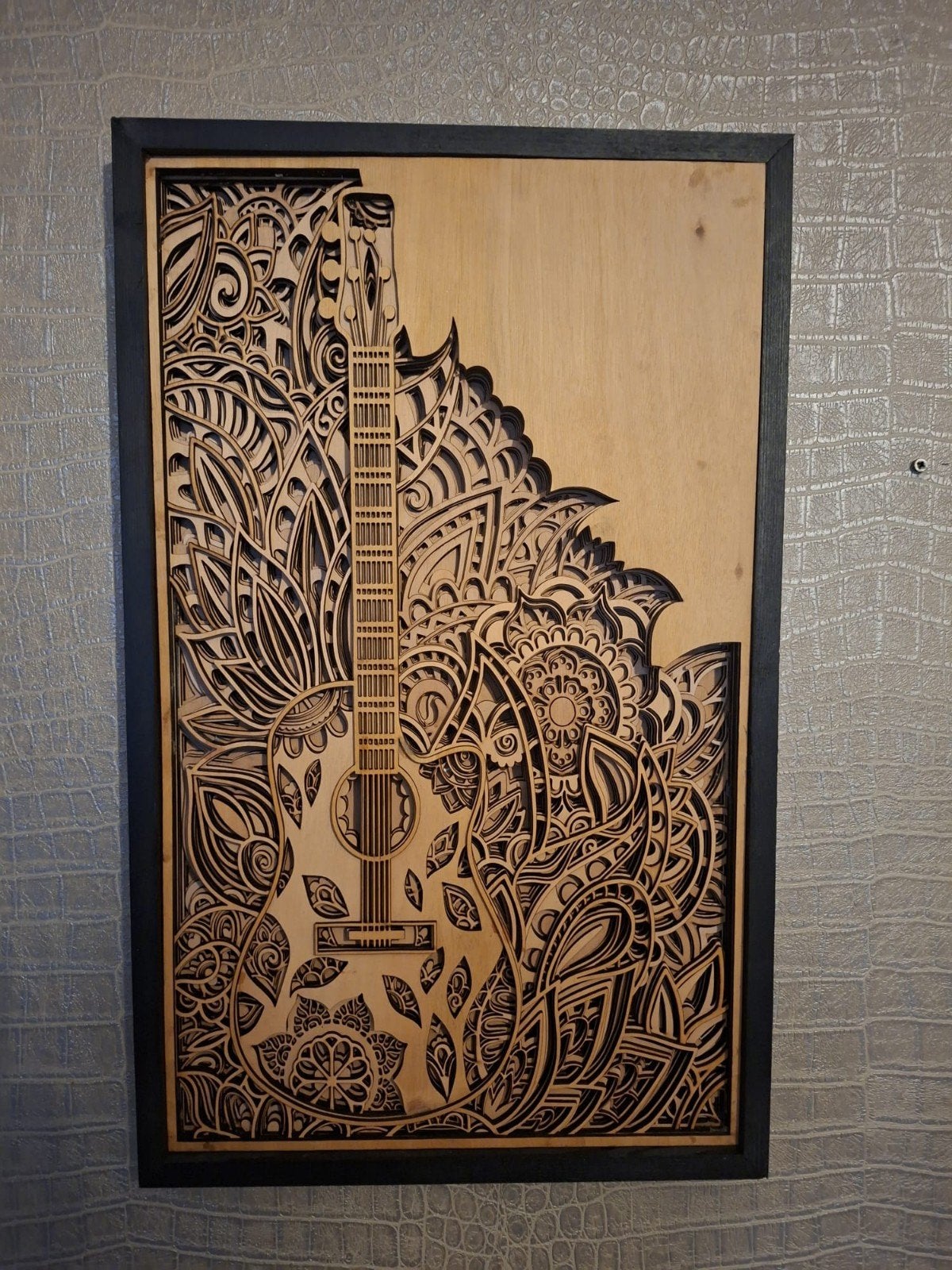 Luxe 3D Houten Gitaar Wanddecoratie – Handgemaakt & Gelaserd