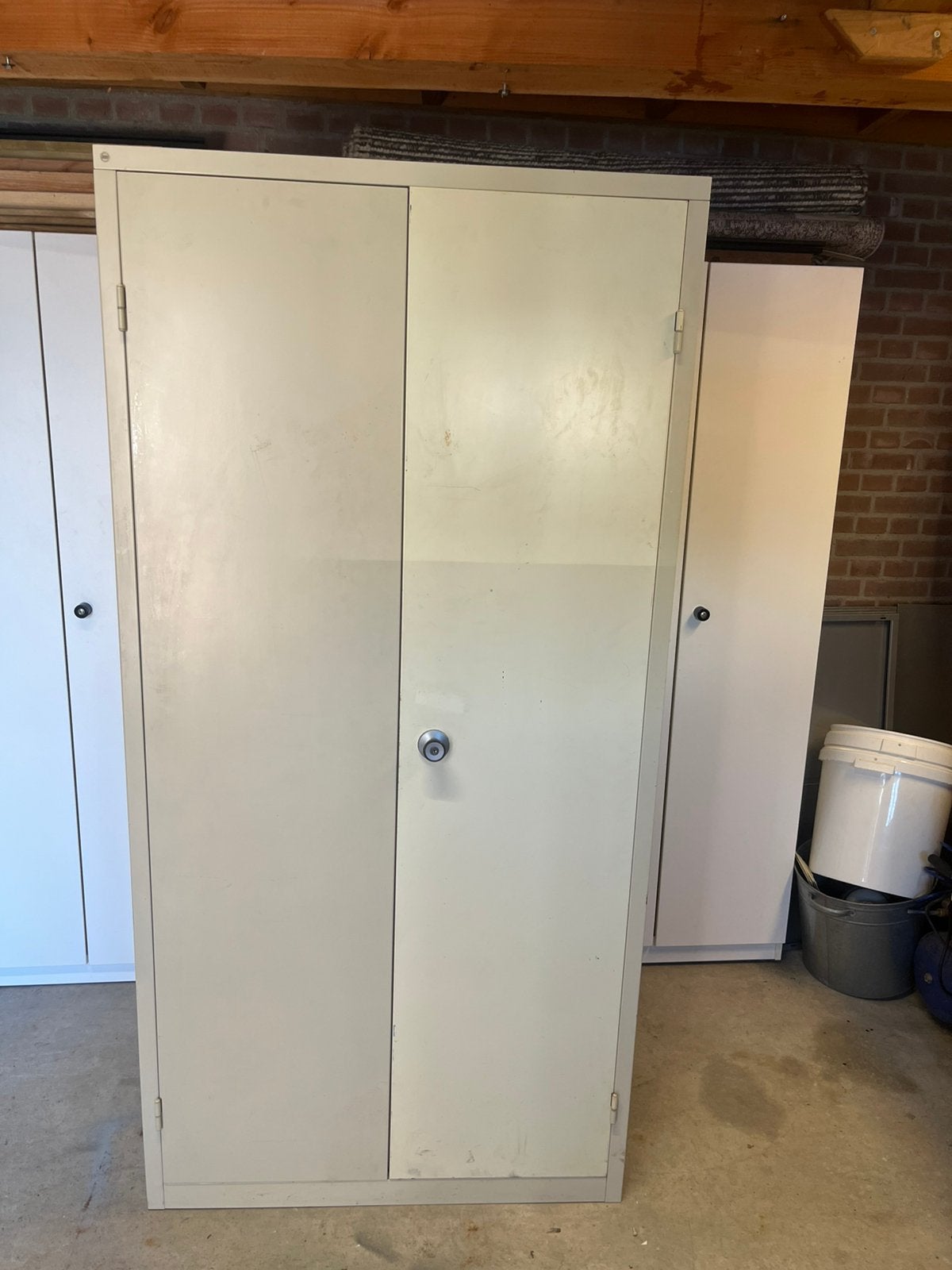 Stevige stalen werkplaats/garage kast., Ophalen, Gebruikt, Meerdere deuren, 50 tot 100 cm