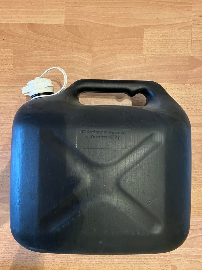 Jerrycan 10 liter - Zwart kunststof brandstofkan, Ophalen, Zo goed als nieuw