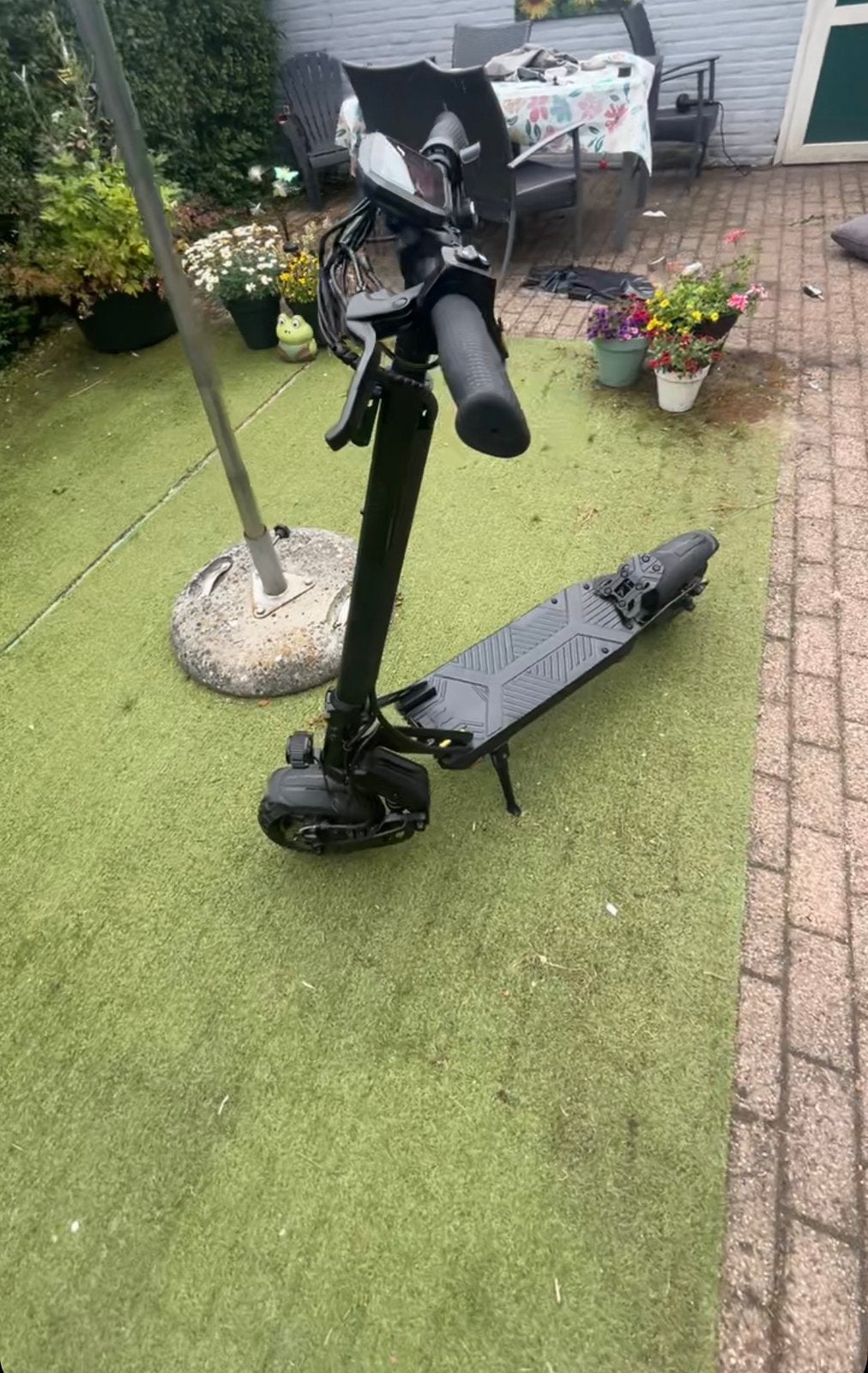 kukirin custom ruilen voor 2t scooter of andere leuke dingen, Fietsen en Brommers, Steps, Ophalen of Verzenden, Zo goed als nieuw
