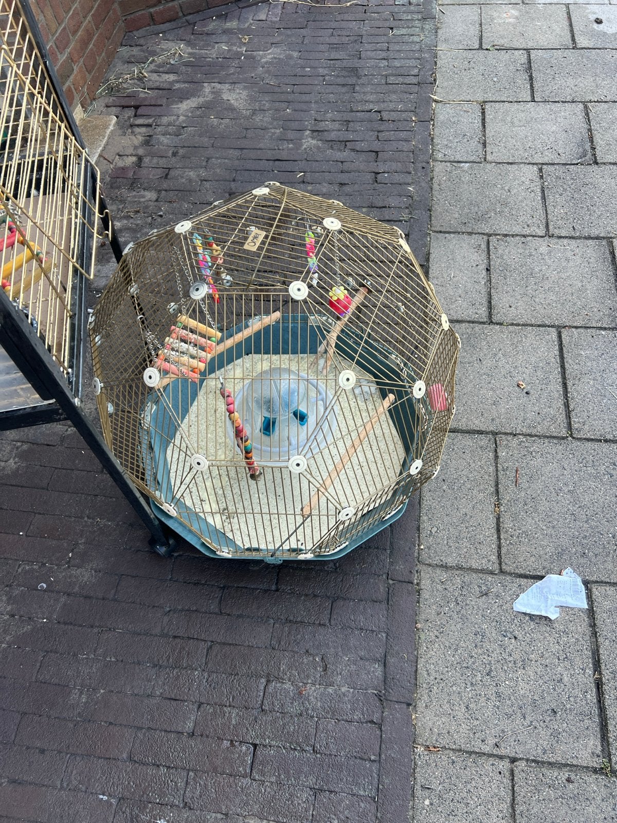 Kleine kooi waarde van 150 euro,, Ophalen, Zo goed als nieuw, Hout, Vogelkooi