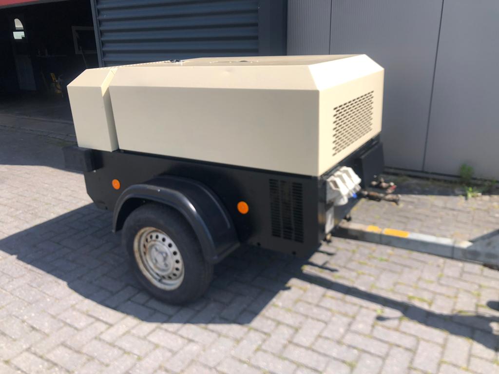 Doosan 7/41.   Dieselcompressor, Ophalen