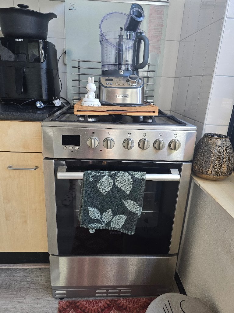 Gasfornuis met elektrische oven €80, Witgoed en Apparatuur, Fornuizen, Ophalen, 4 kookzones, Zo goed als nieuw, Gas