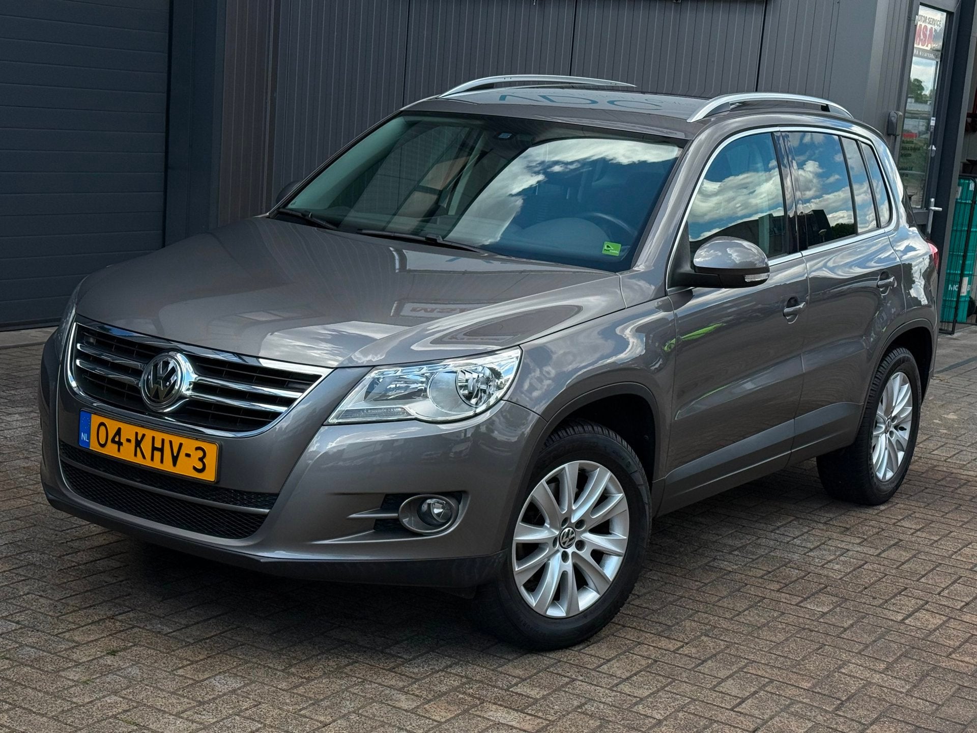 Volkswagen Tiguan 1.4 TSI Sport&Style | 150 PK | Trekhaak, Voorwielaandrijving, Euro 5, Stof, Zwart