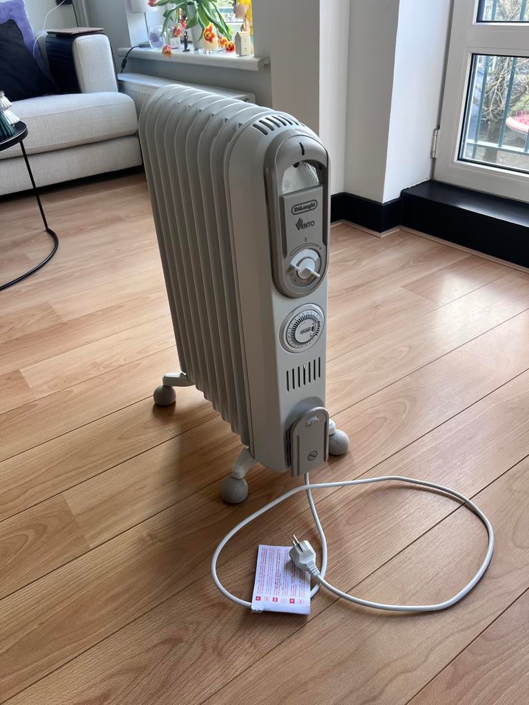 De'Longhi V550918T.WB olieradiator met timer, Gebruikt, Radiator, Minder dan 60 cm, Ophalen of Verzenden