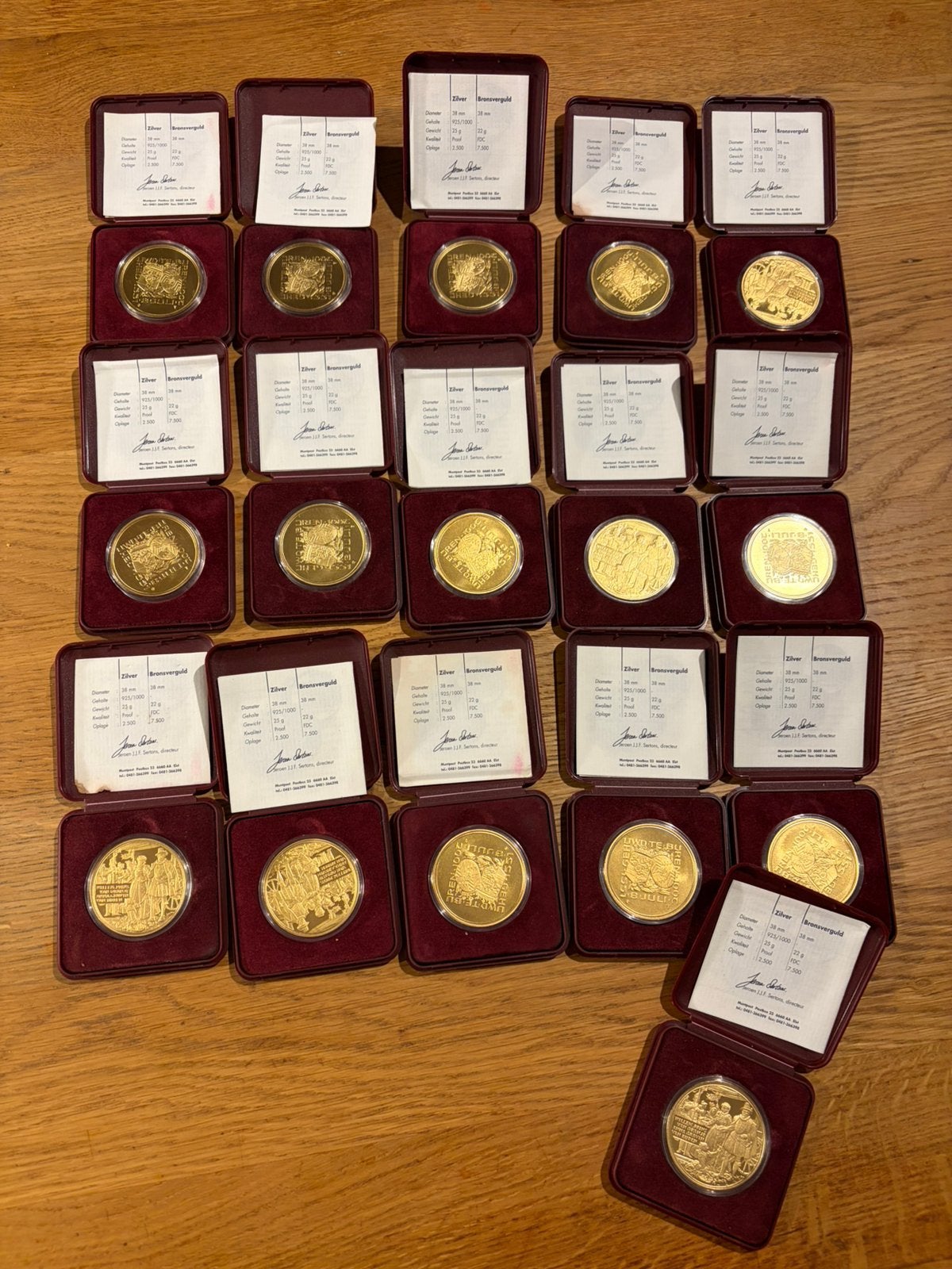 16 herdenkingsmunten, Verzenden, Nederland, Munten