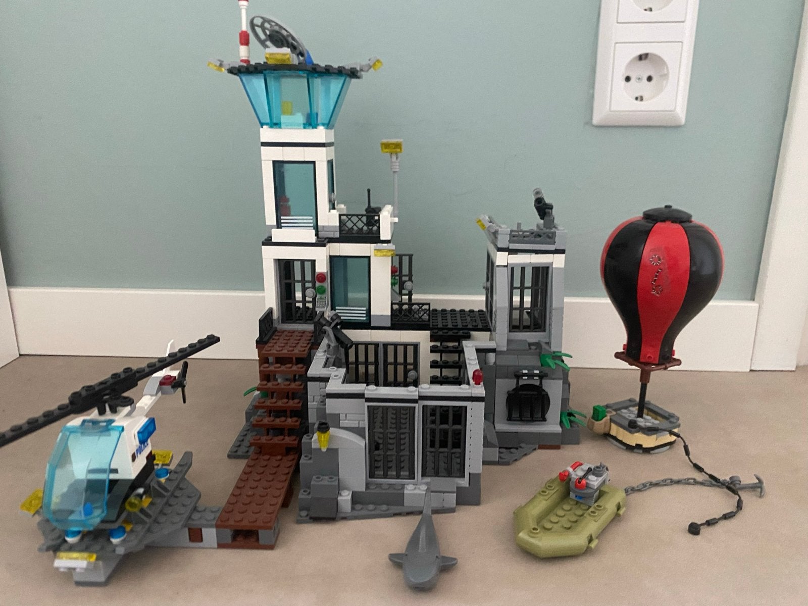 Lego City 60130 Gevangeniseiland met boot en figuren, City, Lego, Ophalen of Verzenden, Zo goed als nieuw