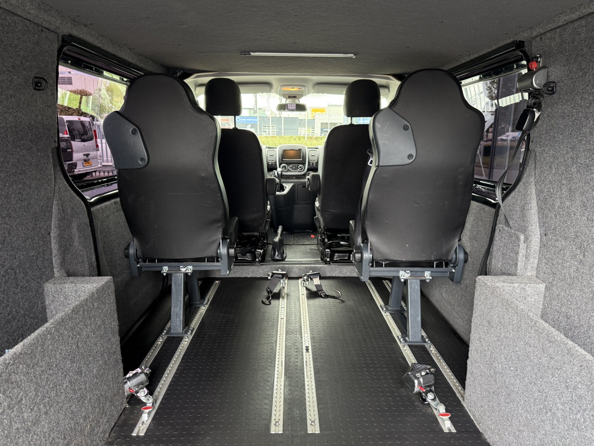 Renault Trafic 4+1 Rolstoelbus 2.0 dCi 145 T29 L2H1 Luxe (Mo, Auto's, 145 pk, Stof, Gebruikt, 4 cilinders