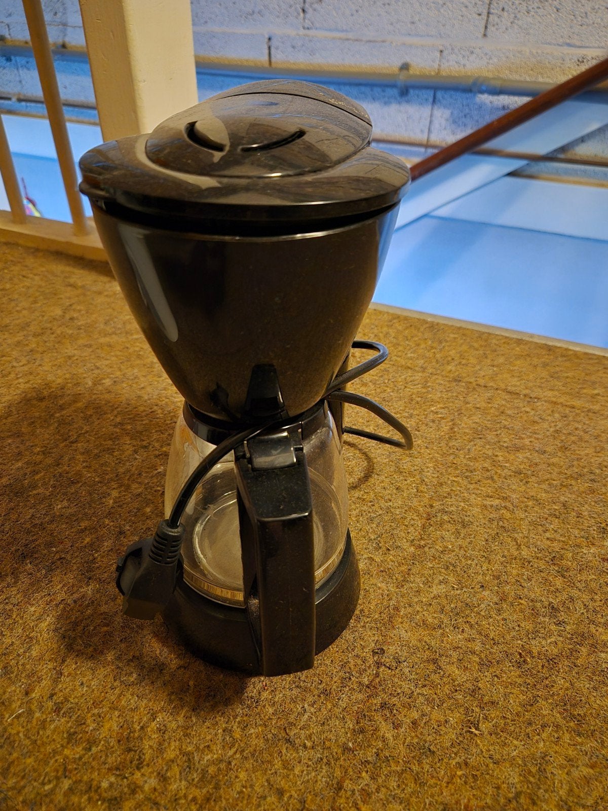 Klein filterkoffiezetapparaat, Witgoed en Apparatuur, Koffiemachine-accessoires, Ophalen, Gebruikt, Koffiekan