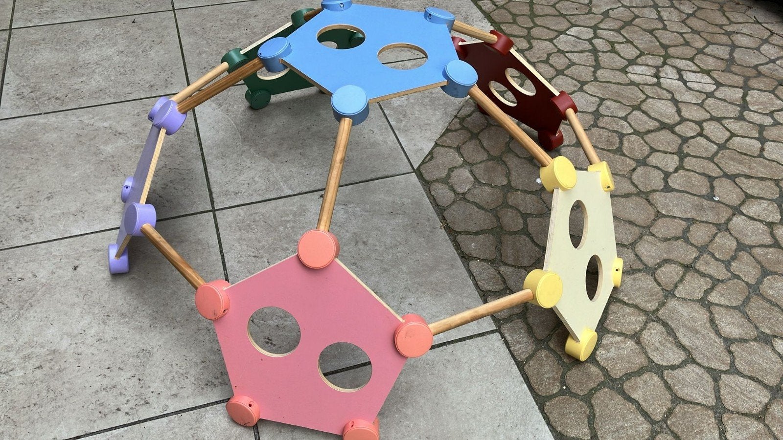 Klimtoestel voor kinderen - Kleurrijk en Stevig, Ophalen of Verzenden, Gebruikt, Klimwand