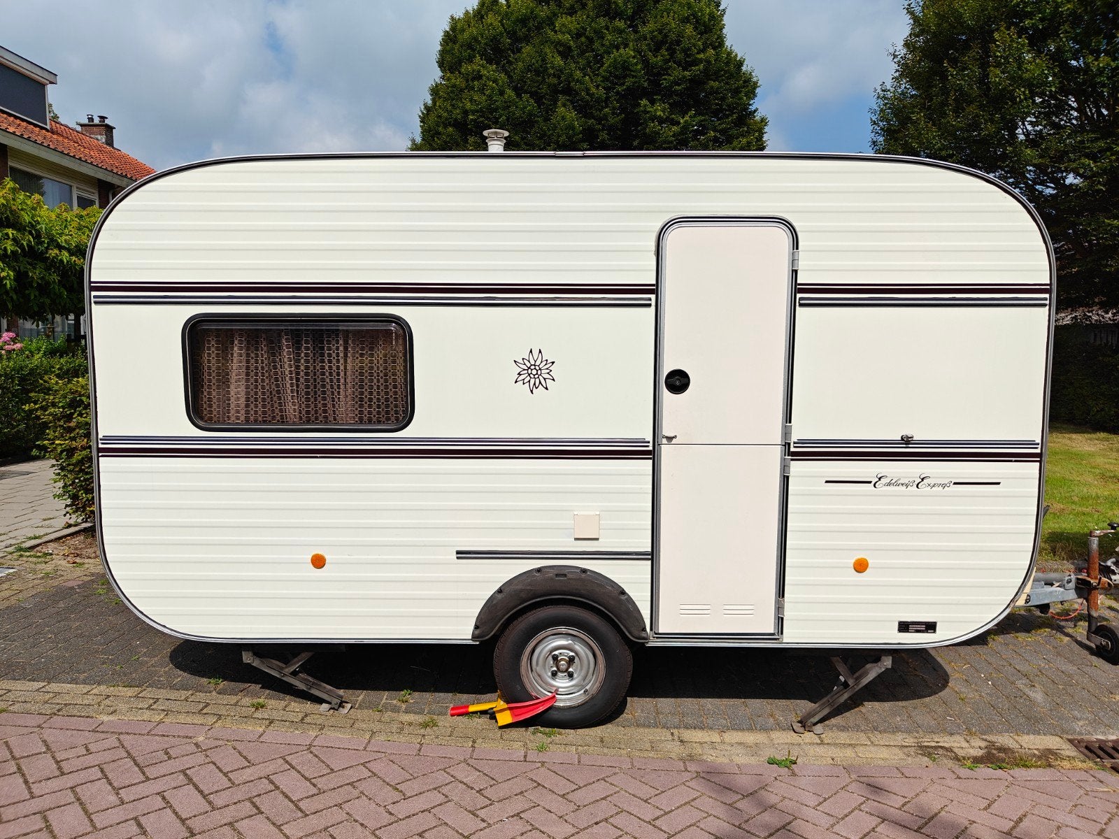 Unieke retro Schweikert Edelweiss Express (1980), Caravans en Kamperen, Standaardzit, Omvormbare zithoek, Particulier, Tot en met 4