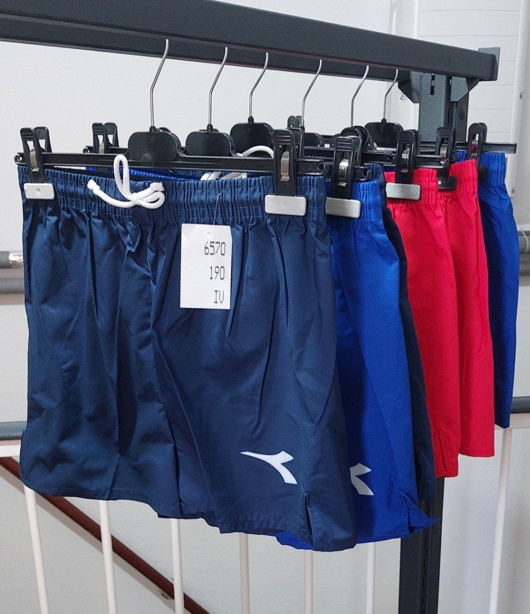 Partij verkopen! Diadora Shorts/
Zwembroeken 60 stuks €300, Ophalen of Verzenden, Overige maten, Overige kleuren