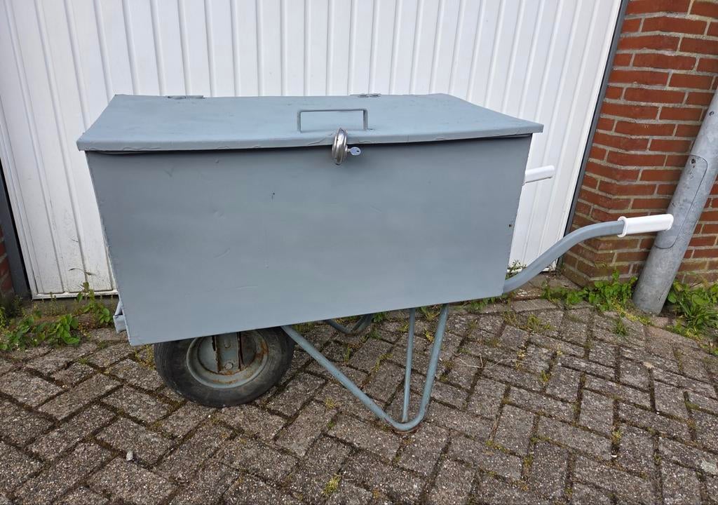 Gereedschapkruiwagen met abus slot, Ophalen, Gebruikt, Matador, Eenwielig