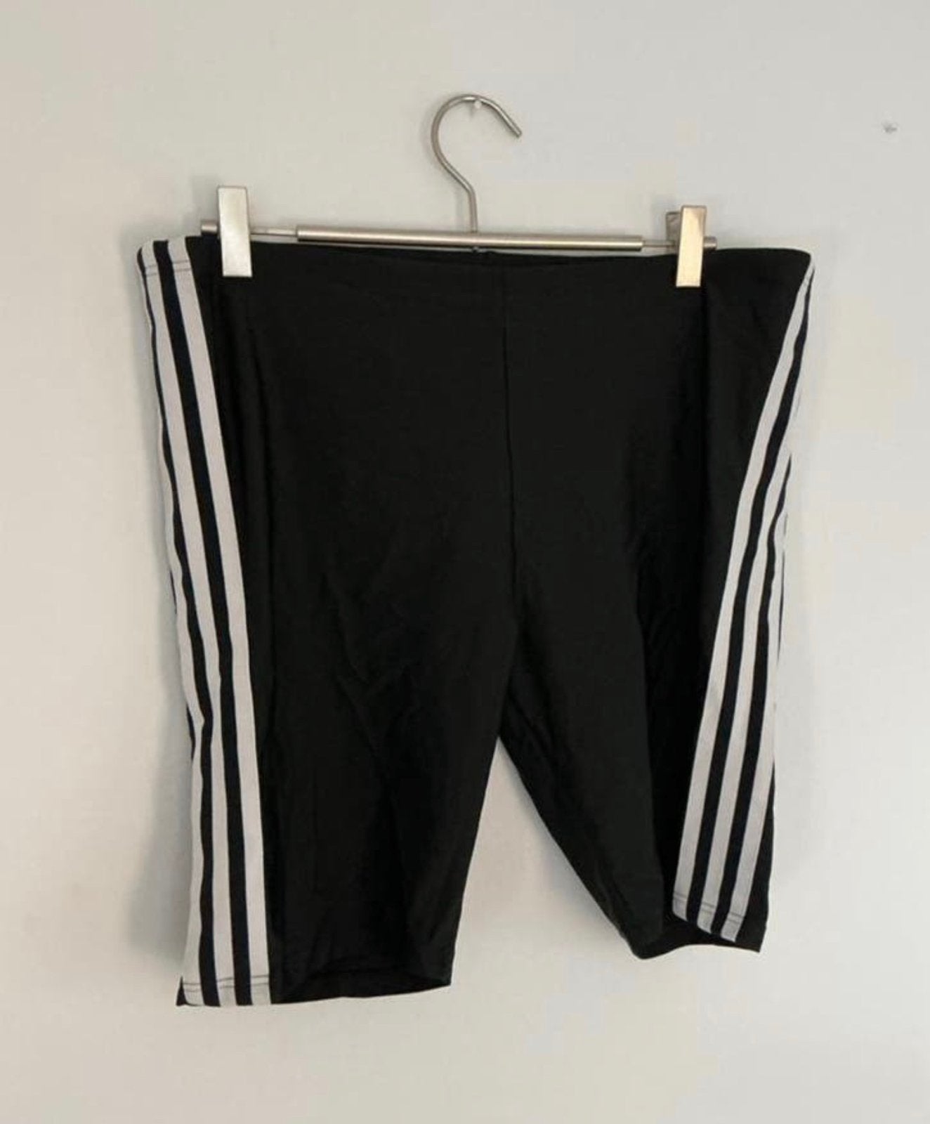 Stretch adidas broekje. Maat, L, Kleding | Dames, Sportkleding, Zwart, Ophalen of Verzenden, Zo goed als nieuw, Maat 42/44 (L)