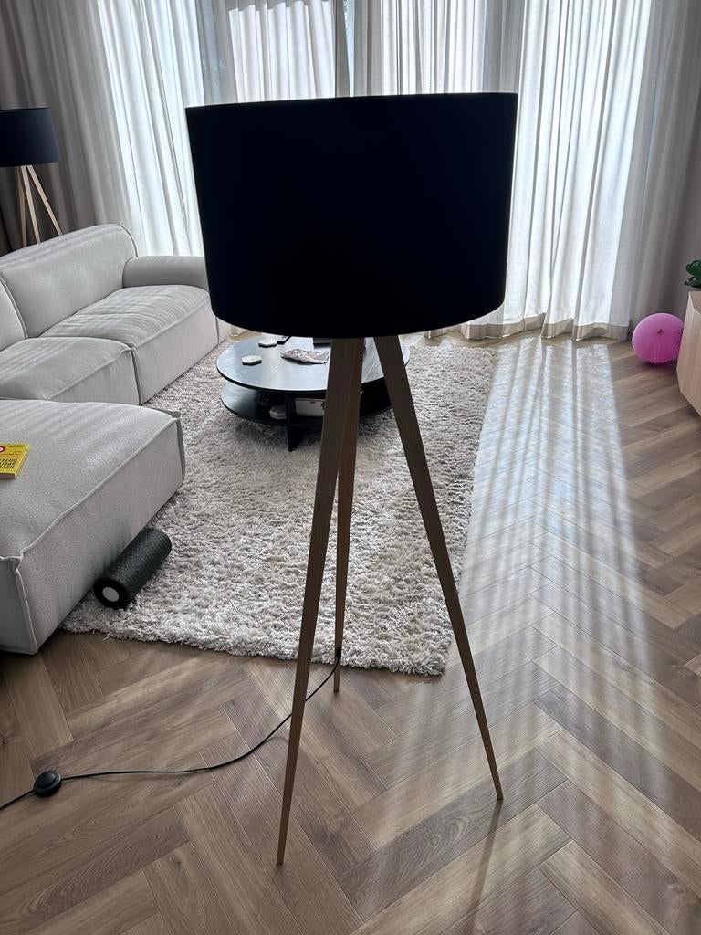 Zuiver tripod lamp met zwarte kap en houten poten, Ophalen, Zo goed als nieuw, Hout, 150 tot 200 cm
