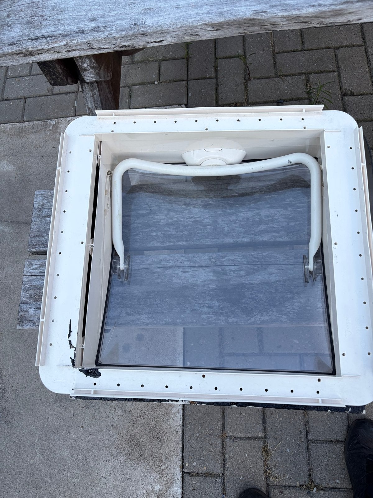 Dometic dakluik 40x40 (zonder onderkader), Caravans en Kamperen, Camper-accessoires, Ophalen, Gebruikt
