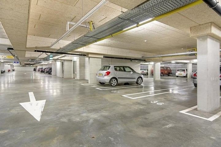 Parkeerplaats te huur in Amsterdam Oudwest Baarsjes 1057 GK, Amsterdam
