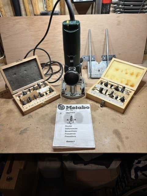 Metabo Of E 728 boven-frees + 2x 15delige Frezen-set, Doe-het-zelf en Verbouw, Gereedschap | Freesmachines, Ophalen, Zo goed als nieuw