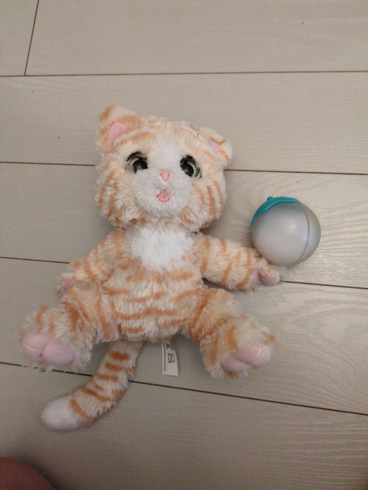 schattige robot kitten met fles, Ophalen of Verzenden, Zo goed als nieuw, Overige typen, Met geluid