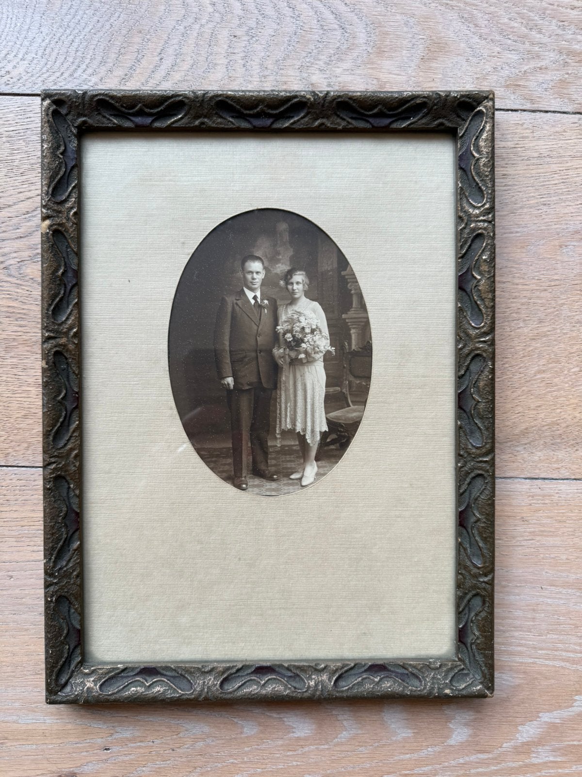 Antieke houten fotolijst-beschadigd, Ophalen of Verzenden, Gebruikt, Standaard fotolijst, Hout