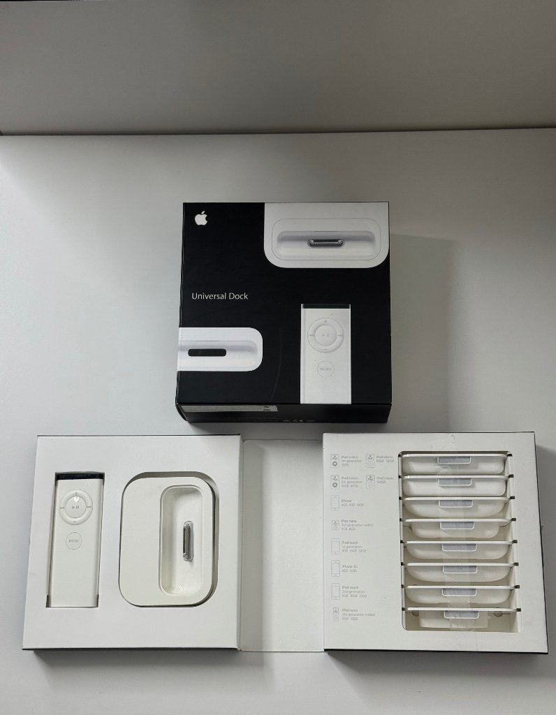 Apple Universal Dock Zwart, Ophalen of Verzenden, Zo goed als nieuw, Dock of Kabel, Mini