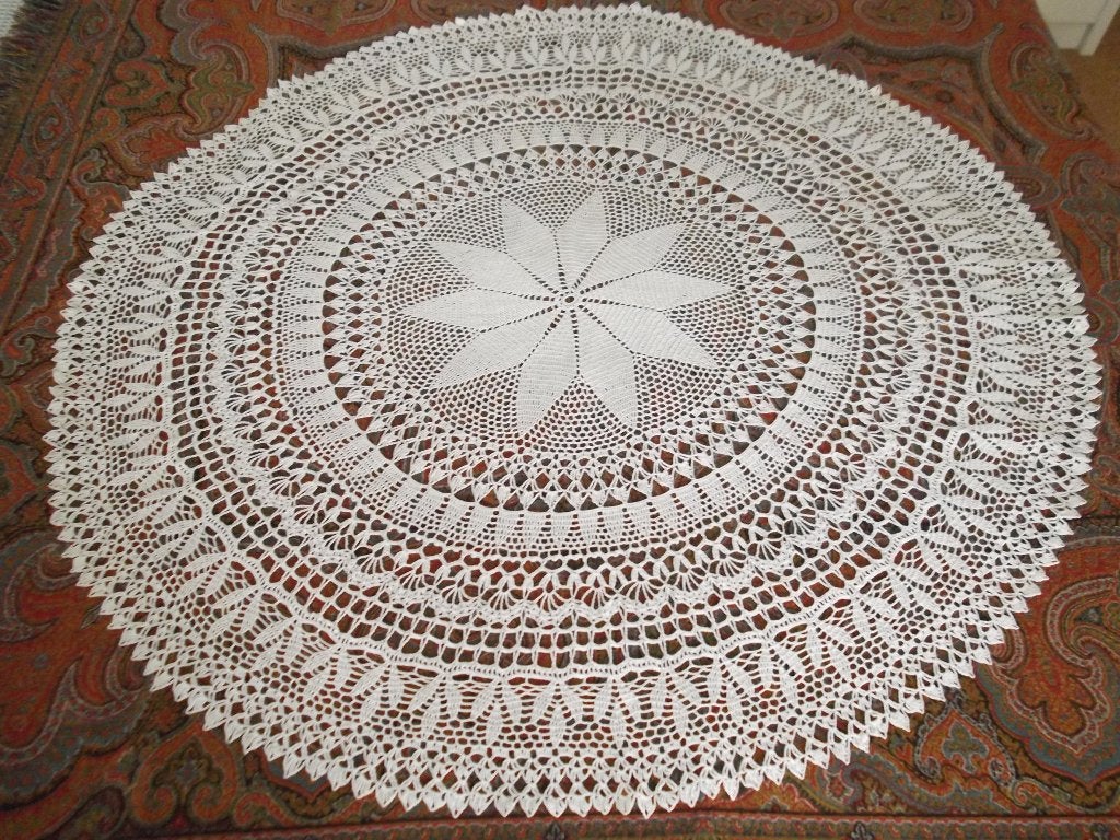 Een super mooi gehaakt cremekleurig kleed diam. 90, Ophalen of Verzenden