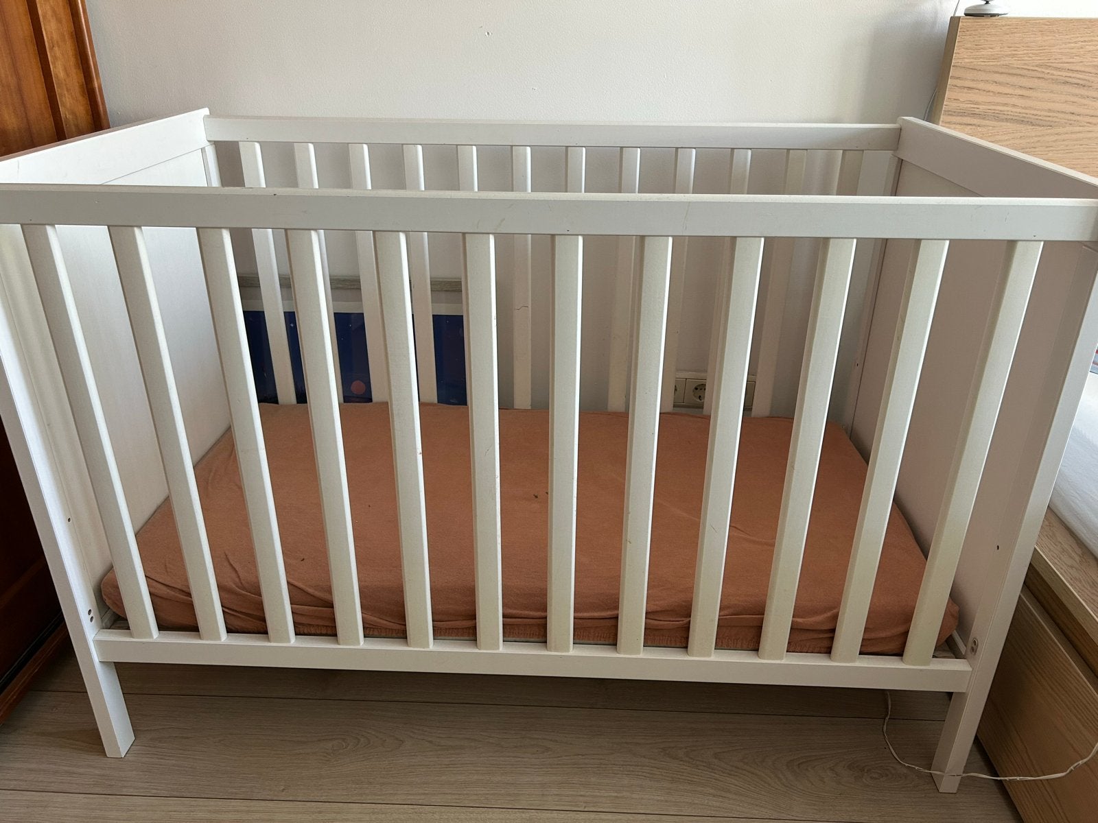 Ikea Sundvik Wit ledikant met matras, verstelbare bodem, Ophalen, Gebruikt, Ledikant