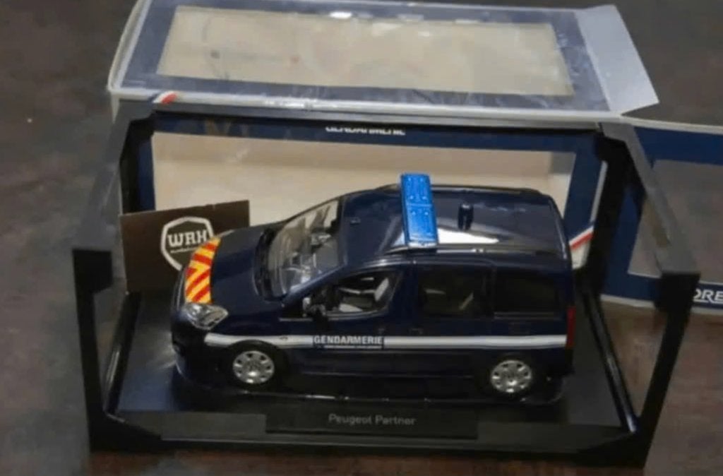 1:18 PEUGEOT PARTNER 2018 POLITIE Gendarmerie Norev WRH, Hobby en Vrije tijd, Modelauto's | 1:18, Verzenden, Zo goed als nieuw