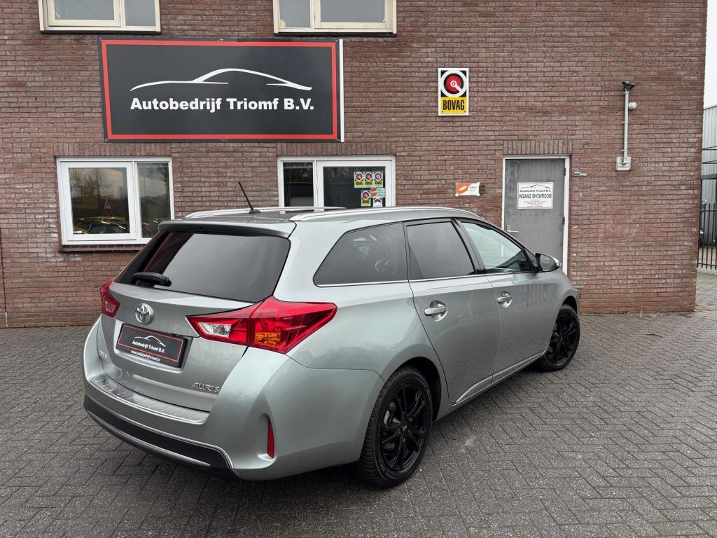 Toyota Auris Touring Sports 1.6 - 132 pk - NAVIGATIE - CAMER, Voorwielaandrijving, Stof, Gebruikt, Zwart