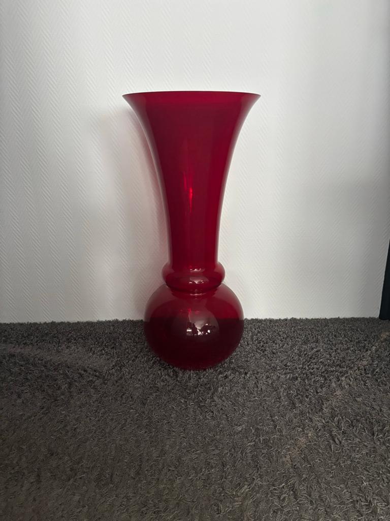 Grote rode glazen vaas - Elegant en modern design, Ophalen