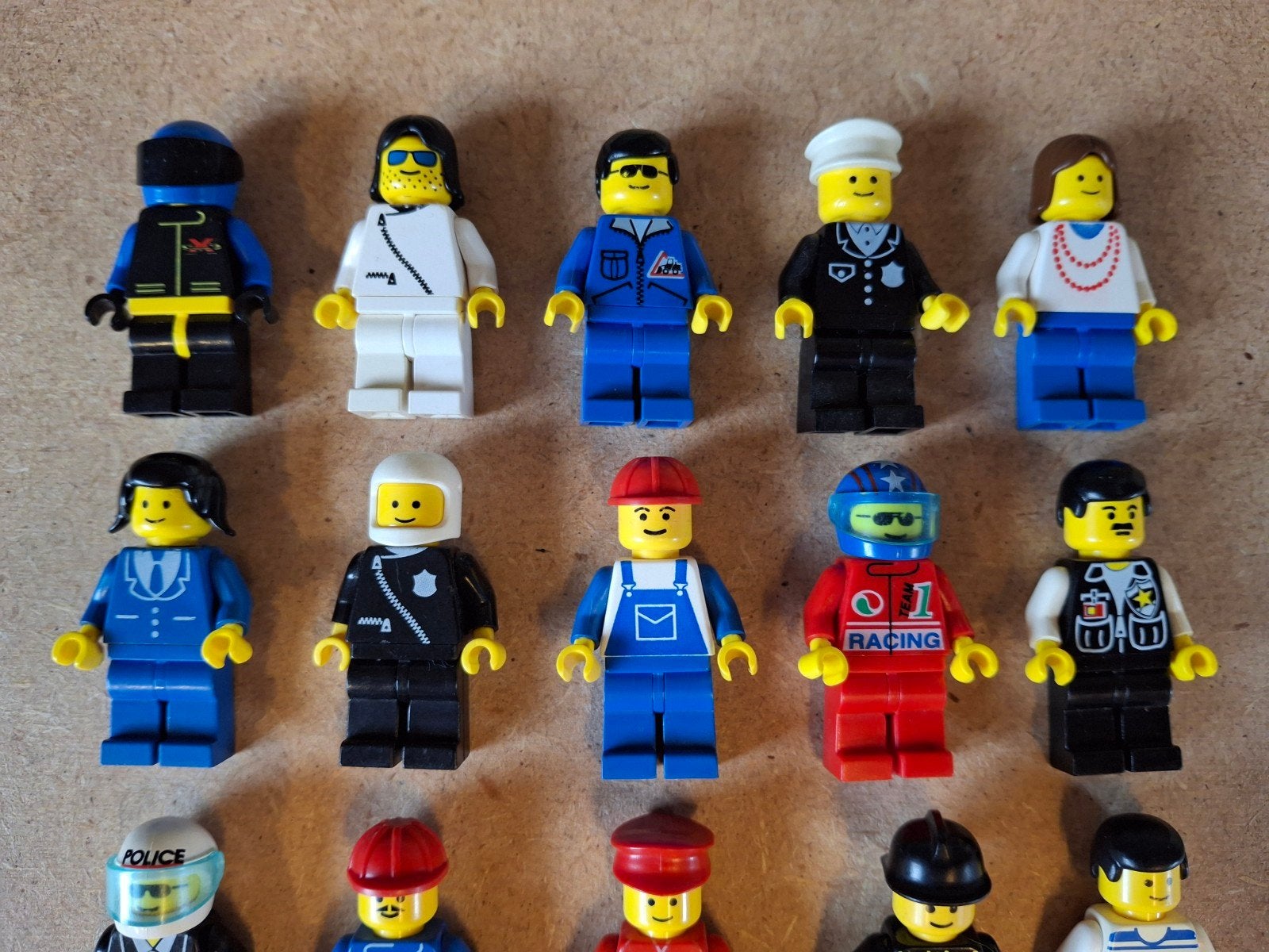 Lego partij Classic Town poppetjes. Jaren 80 / 90, Inclusief minifiguren, Lego, 33 Bath Road, Slough, UK, Lego