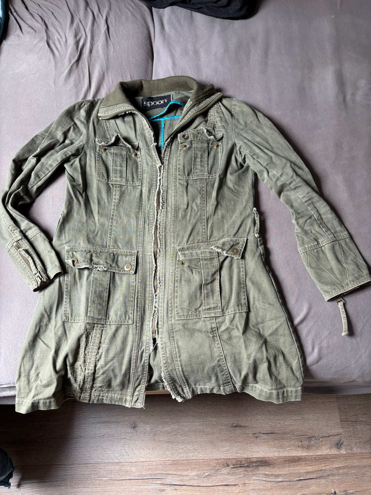 Spoon jas maat M - Stoere legergroene jas met print, Kleding | Dames, Jassen | Zomer, Ophalen of Verzenden, Gedragen, Maat 38/40 (M)