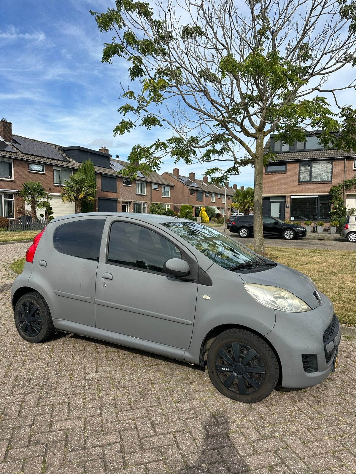 Peugeot 107 Automaat XS, Airco, Carplay, Achteruitrijcamera, 4 stoelen, Origineel Nederlands, Particulier, 815 kg