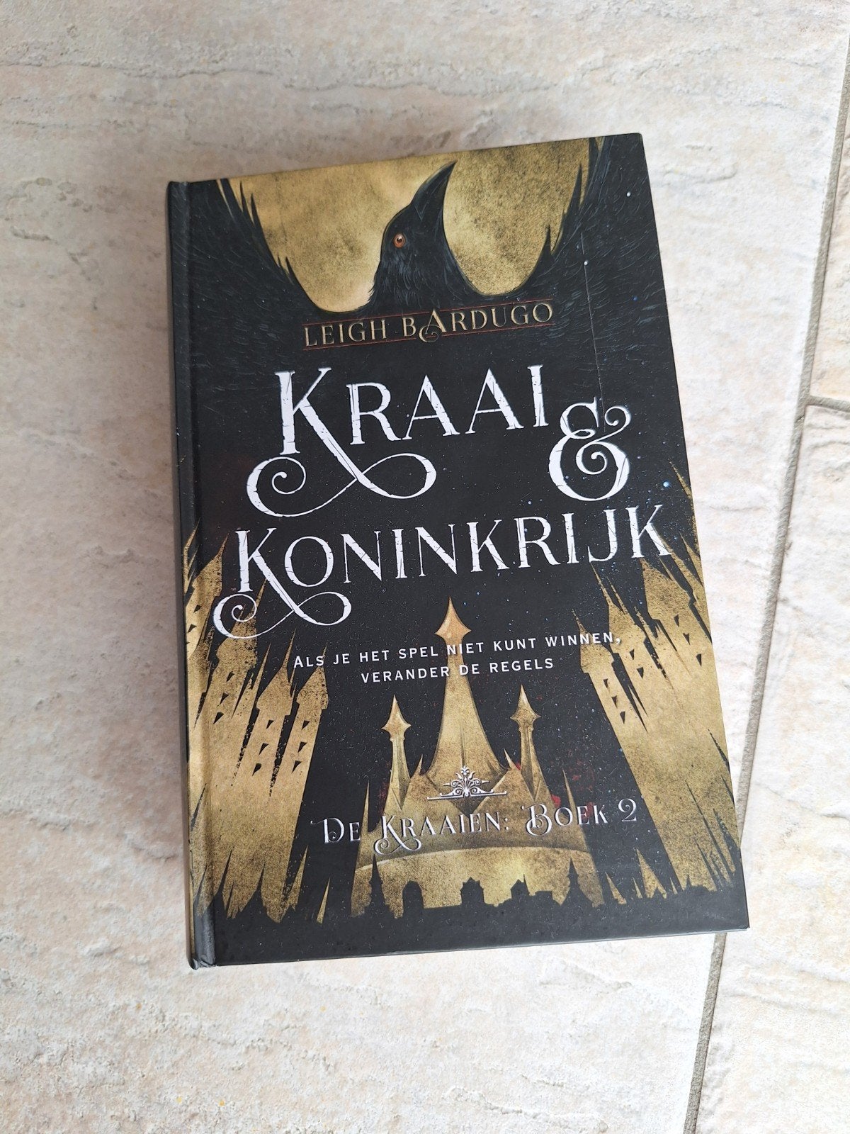 Kraai en Koninkrijk, Leigh Bardugo, Ophalen of Verzenden, Zo goed als nieuw, Leigh Bardugo