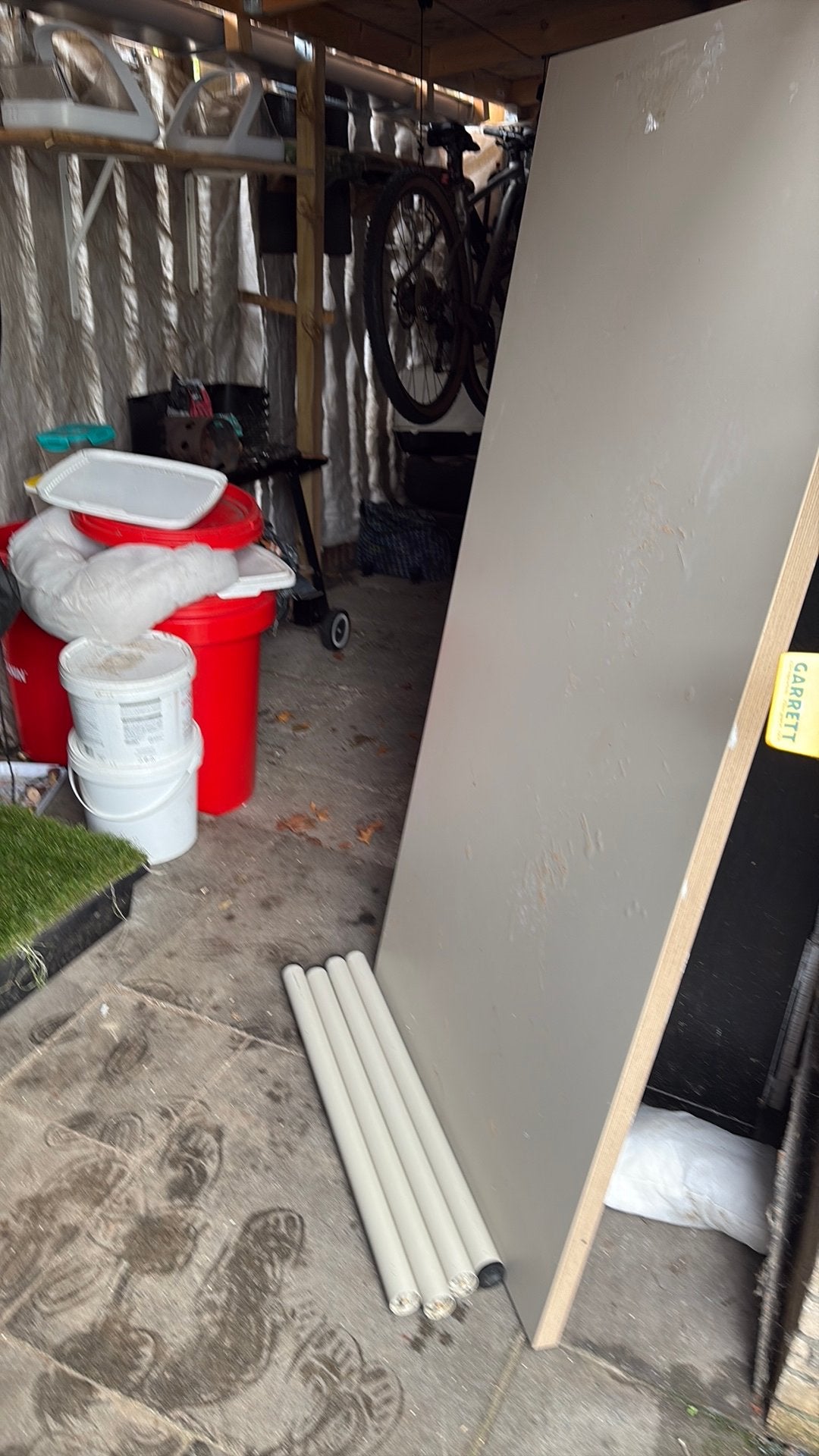 Foto 2 van Gratis Ikea buro 140x75