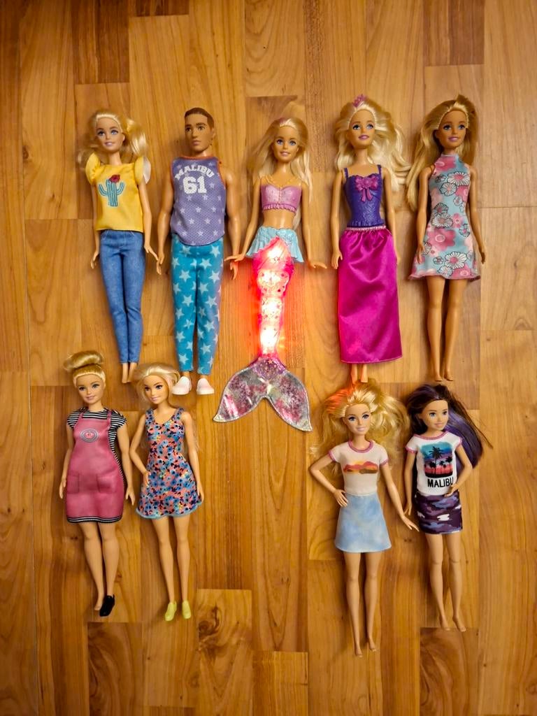 Set Barbiepoppen Modern, Ophalen of Verzenden, Zo goed als nieuw, Barbie