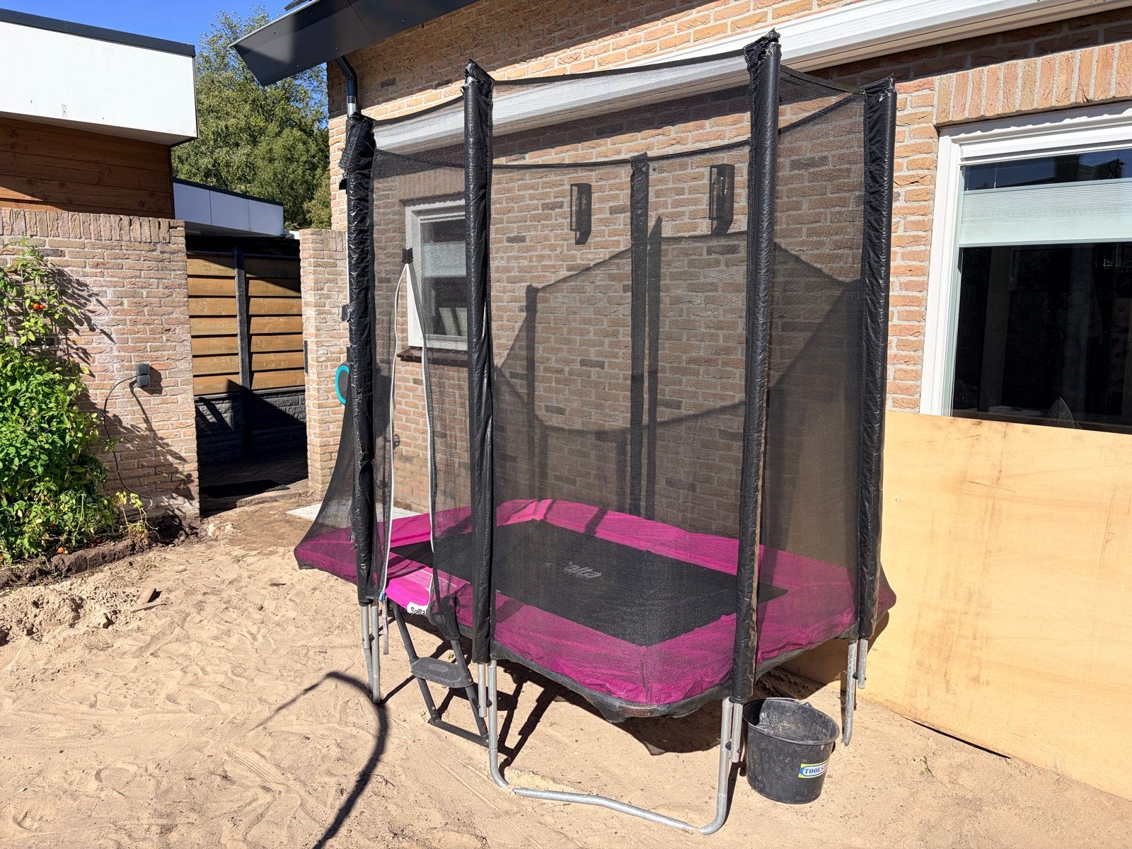 Salta Trampoline Roze 214x153 cm met veiligheidsnet en trap, Ophalen, Gebruikt