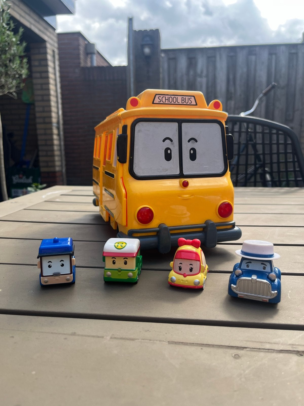 Robocar Poli Schoolbus met 4 mini voertuigen, Ophalen of Verzenden, Gebruikt