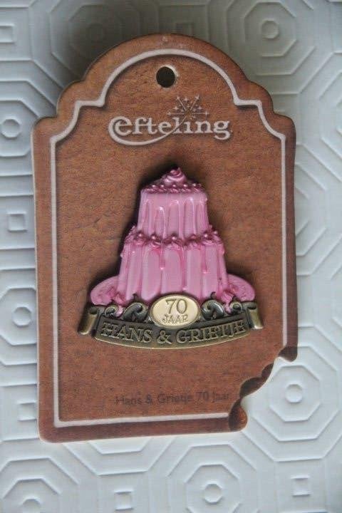 efteling pin  70 jaar Hans en Grietje, Verzamelen, Ophalen of Verzenden, Zo goed als nieuw, Button of Speldje