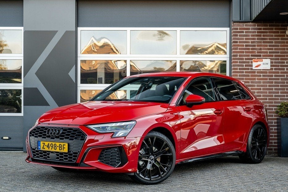Audi A3 Sportback 35 TFSI S edition | S-Line | S-Seats | Tre, Auto's, 4 cilinders, 150 pk, Leder en Stof, Origineel Nederlands