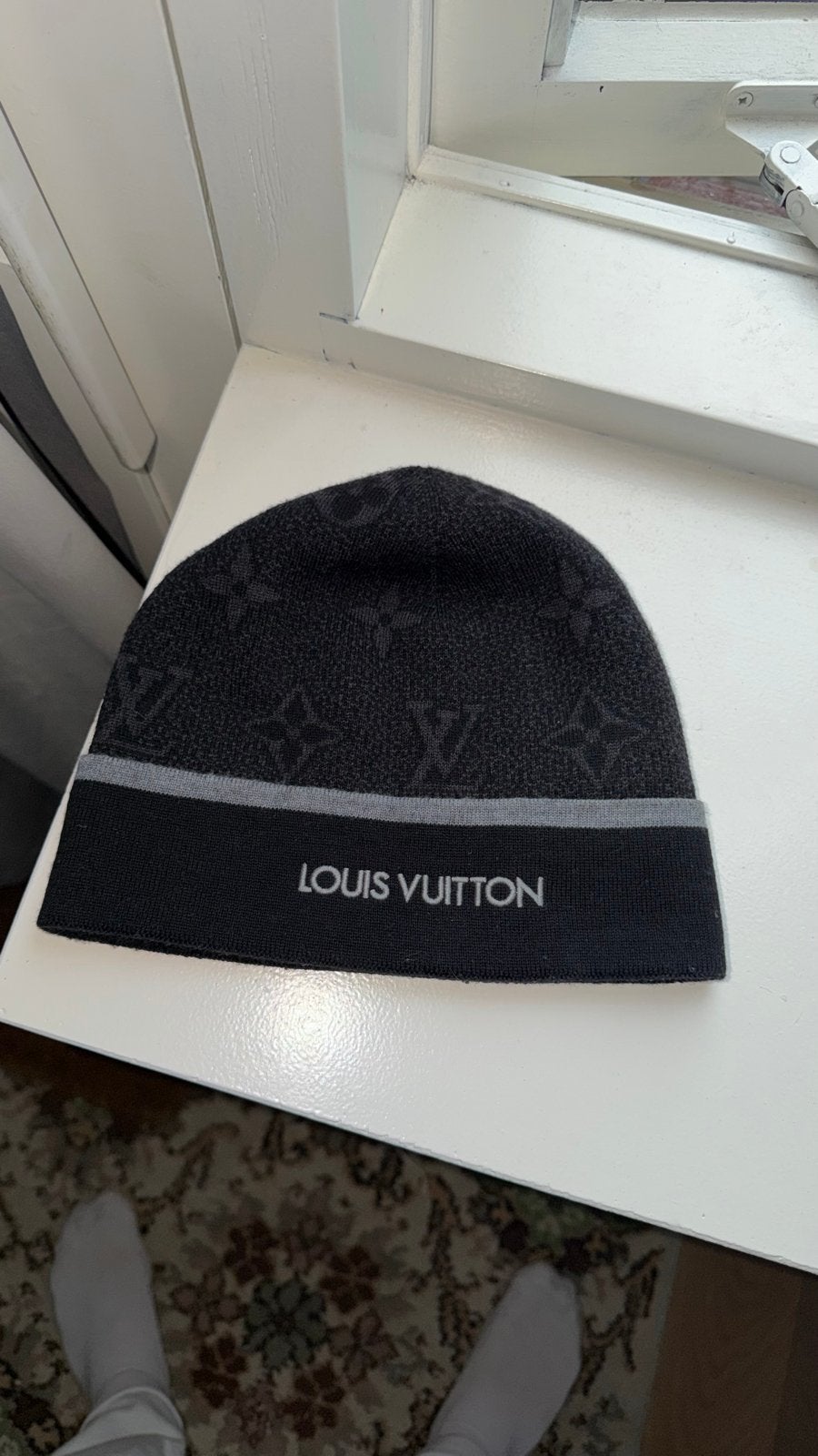 Louis Vuitton Muts - Donkergrijs/Zwart met LV-monogram, Ophalen of Verzenden, Gedragen, Overige maten, Muts