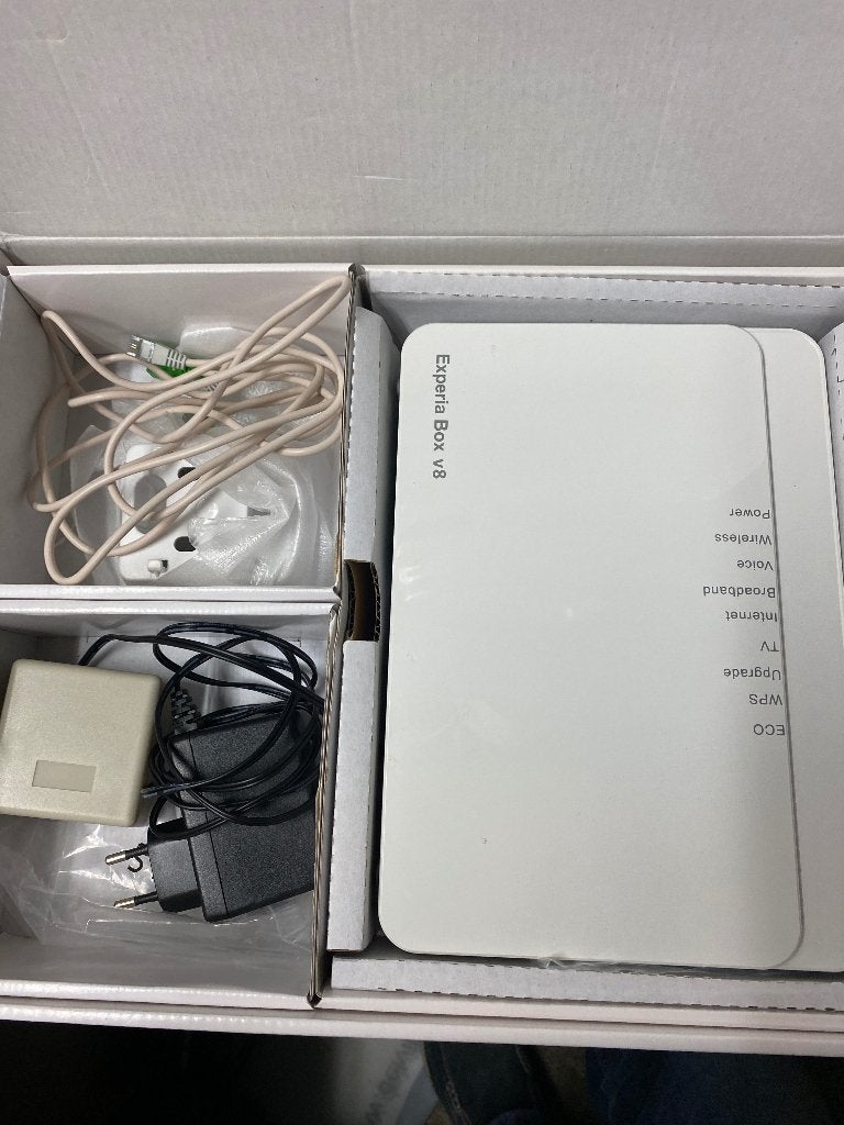 KPN Experia Box V8 Router/Modem, Ophalen of Verzenden, Zo goed als nieuw, Router met modem, KPN