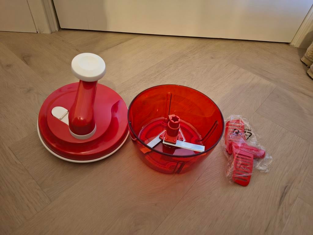 Rode Handmatige Keukenmachine/Hakmolen tupperware, Overige typen, Kunststof, Ophalen of Verzenden, Zo goed als nieuw