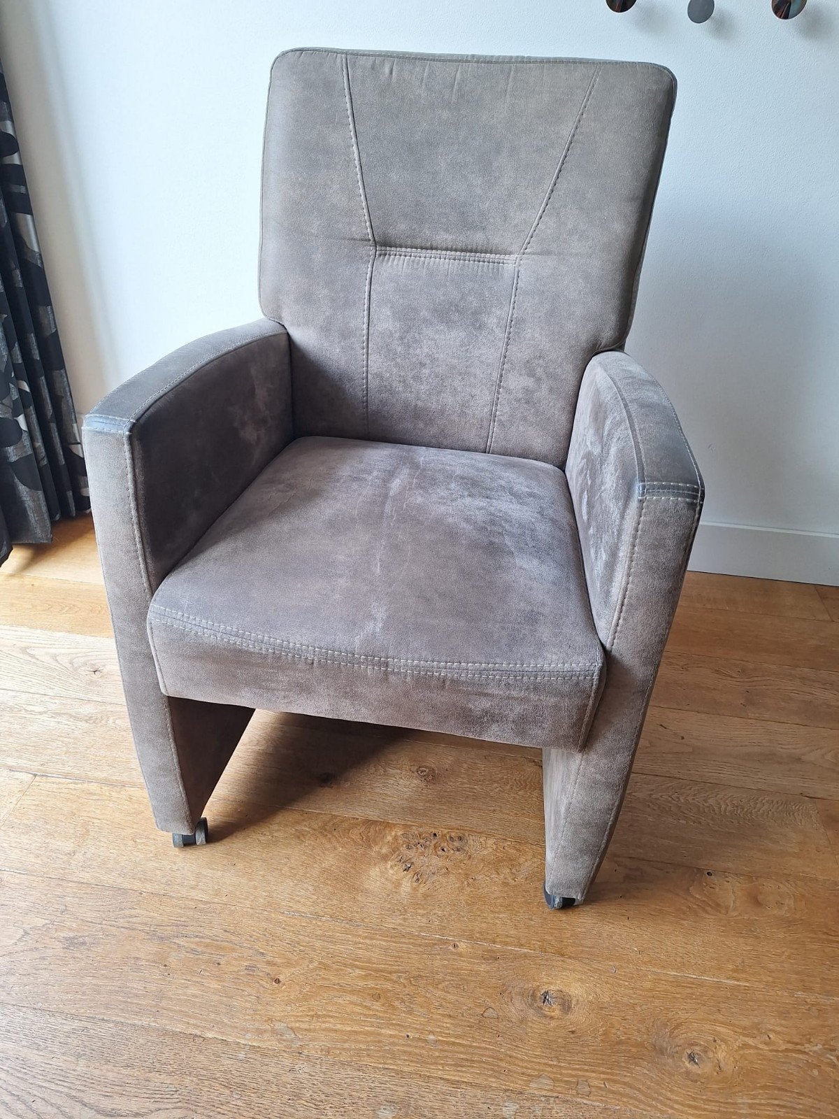 5 degelijke eetkamerstoelen met wieltjes taupe, Ophalen, Gebruikt, Minder dan 75 cm, 50 tot 75 cm