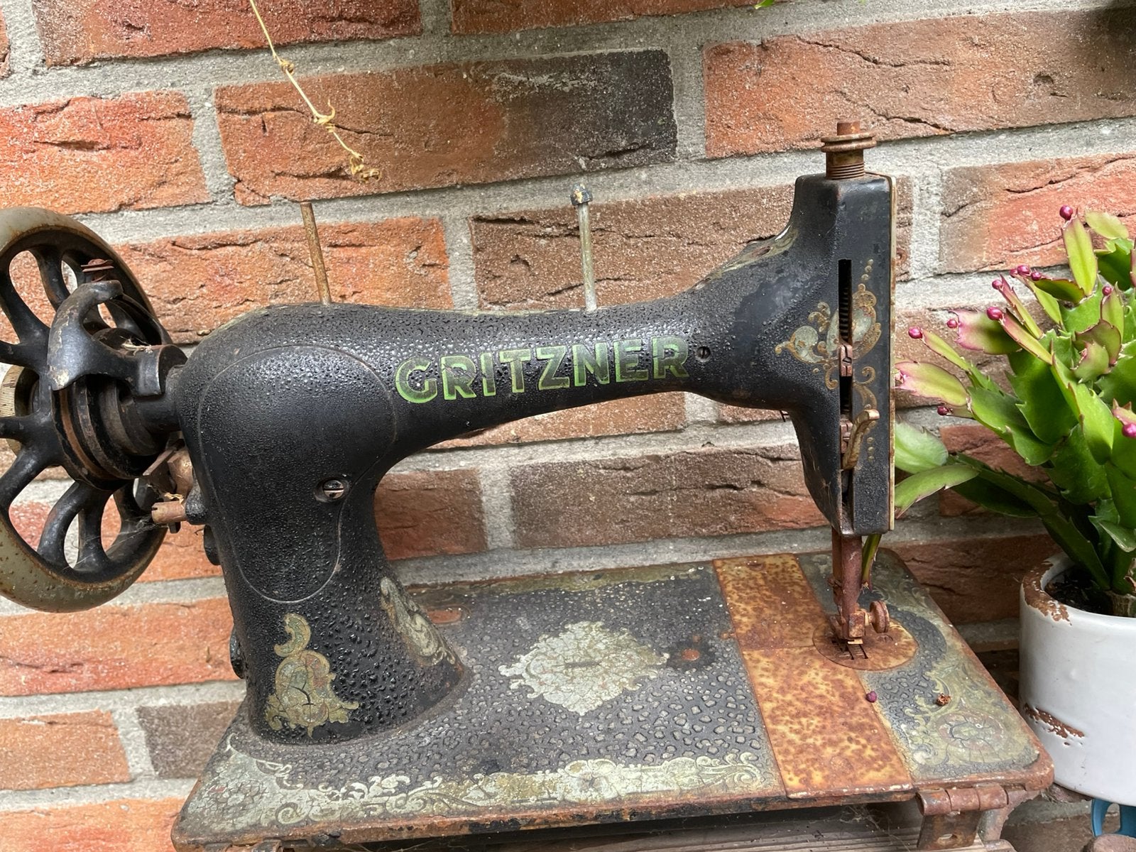 Antieke naaimachine, Antiek en Kunst, Ophalen