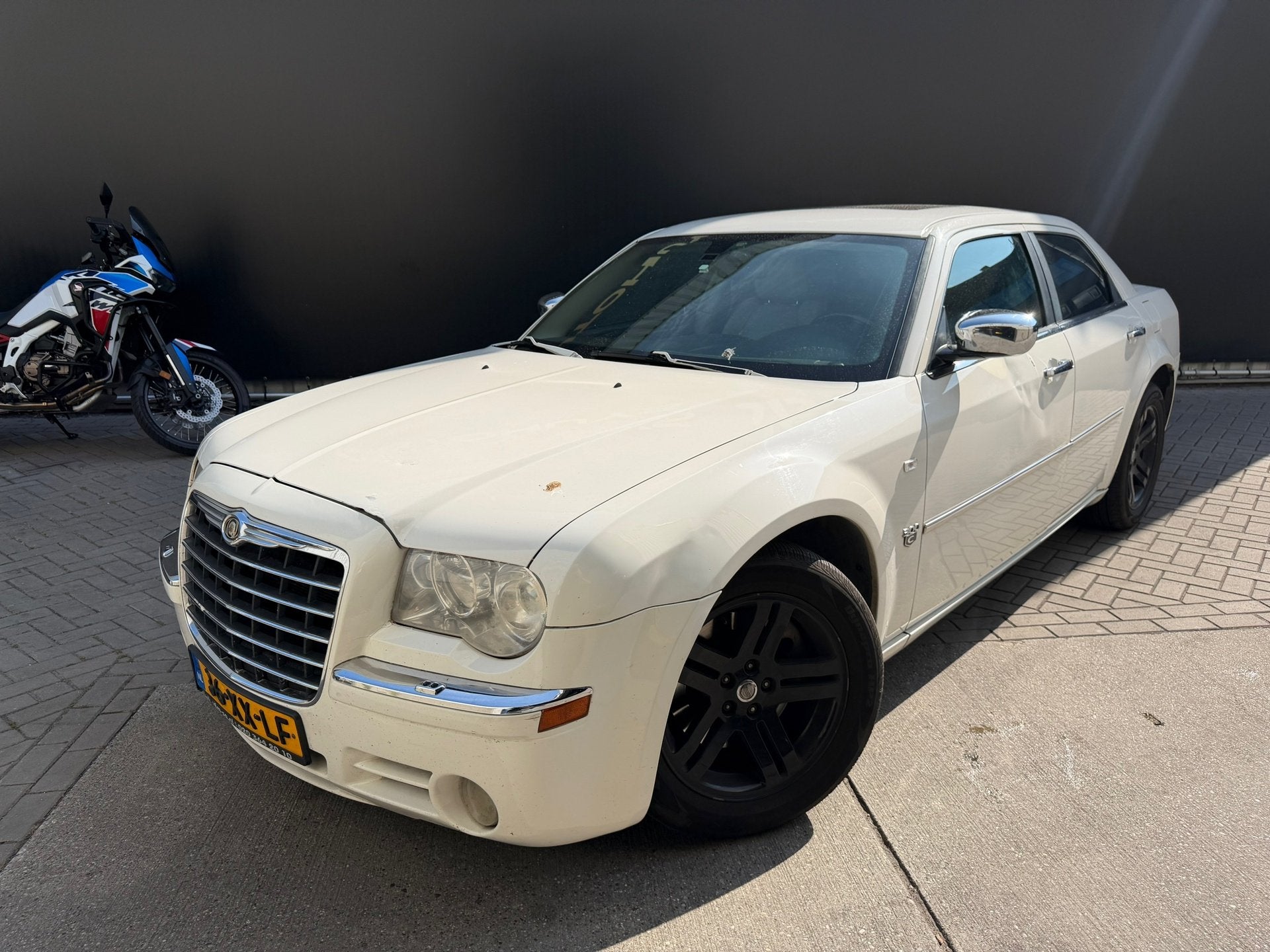 Chrysler 300C 3.0 V6 CRD Diesel Automaat TECNIC 100% good!, Auto's, Chrysler, Automaat, Gebruikt, Zwart, Bedrijf