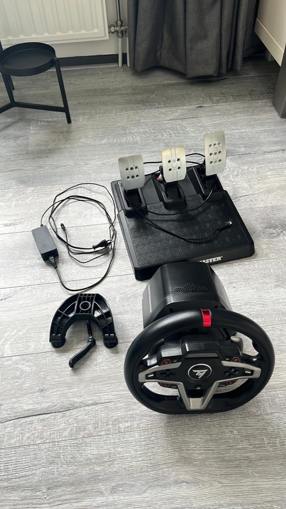 Thrustmaster T248 racestuur incl. pedalen, Ophalen of Verzenden, Zo goed als nieuw